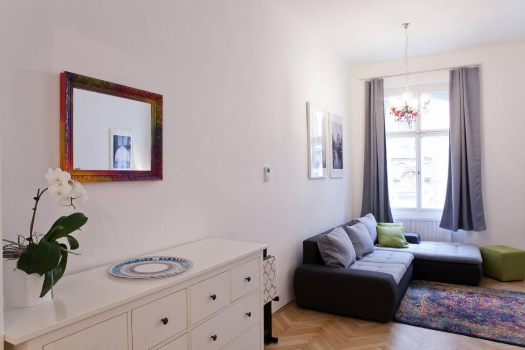 Appartement Center With Fireplace Praag